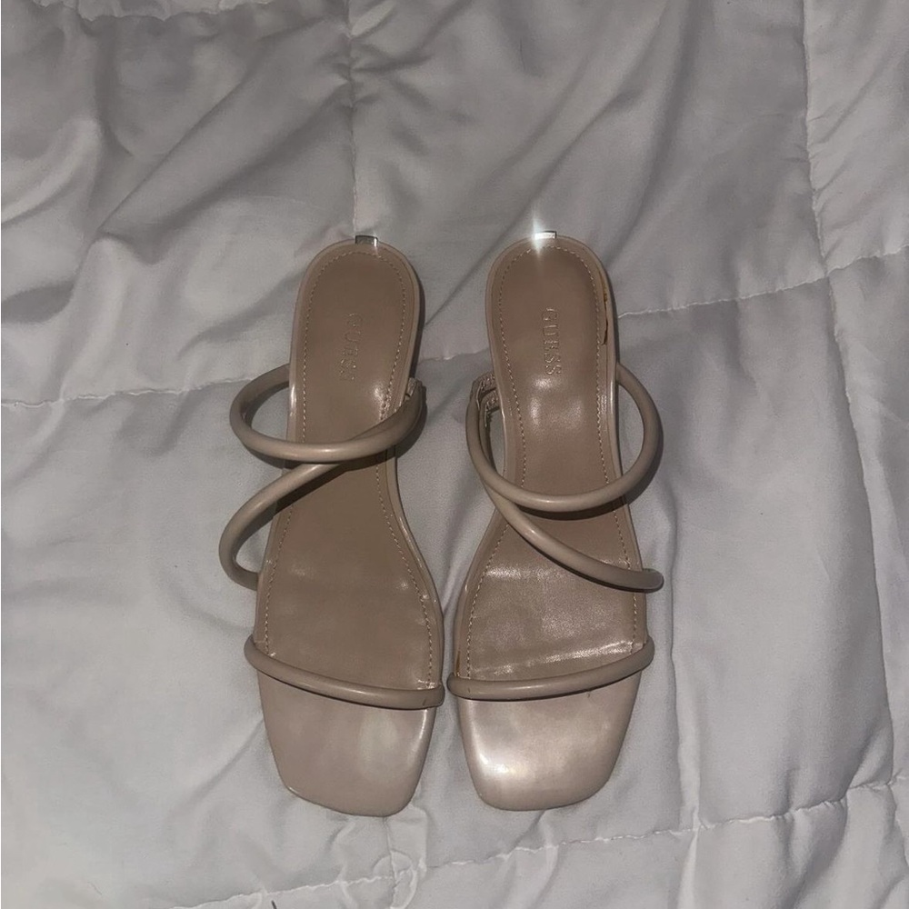 Beige GUESS kitten heels size 8